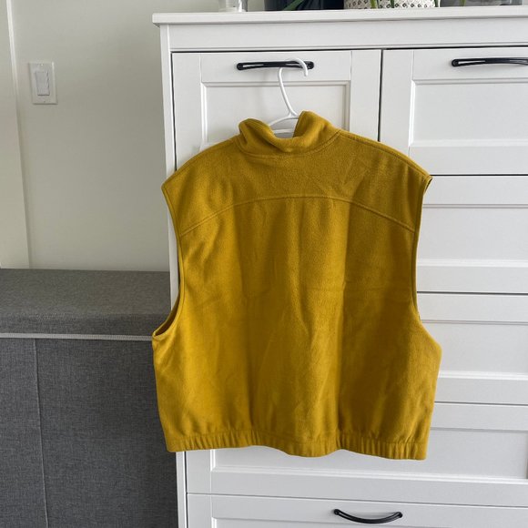 2/$20 Fleece full-zip vest | size L petite - Picture 4 of 6